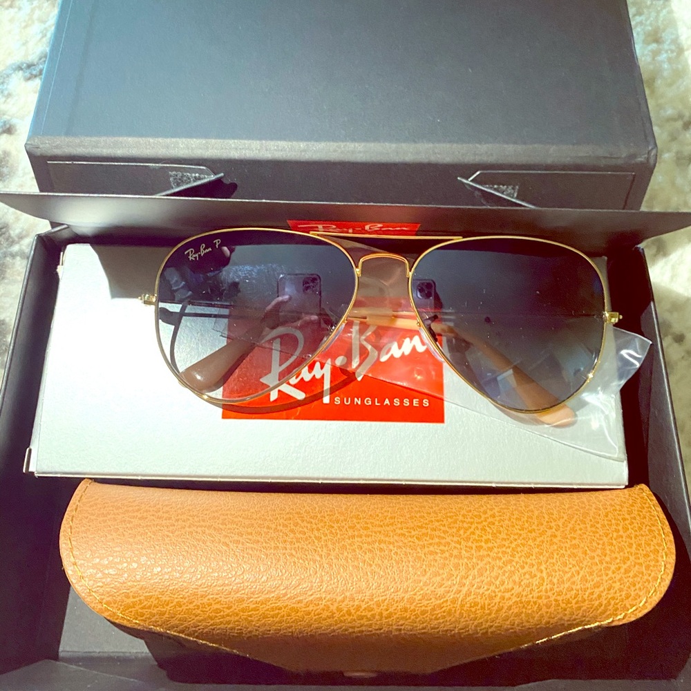 Women’s Ray-Ban Aviators (Polarized Blue-Gradient)